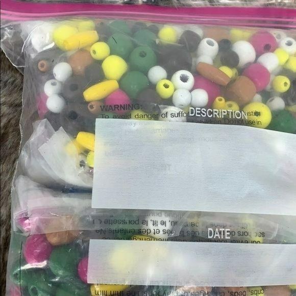 Craft Assorted Gallon Bag Bead Lot - Picture 7 of 9
